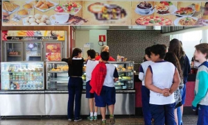 Alunos não terão mais opções de salgados, refrigerantes, balas e chocolate no lanche (foto: Gladyston Rodrigues/EM/D.A Press - 23/06/2016)