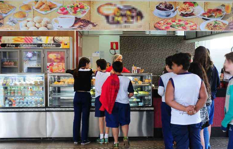 Escolas particulares de Minas serão proibidas de ter refrigerante, salgados e outros lanches populares a partir de junho