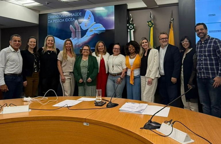 CFN participa da 217ª Reunião dos Conselhos Federais da Área da Saúde com nova representação CFN participa da 217ª Reunião dos Conselhos Federais da Área da Saúde com nova representação